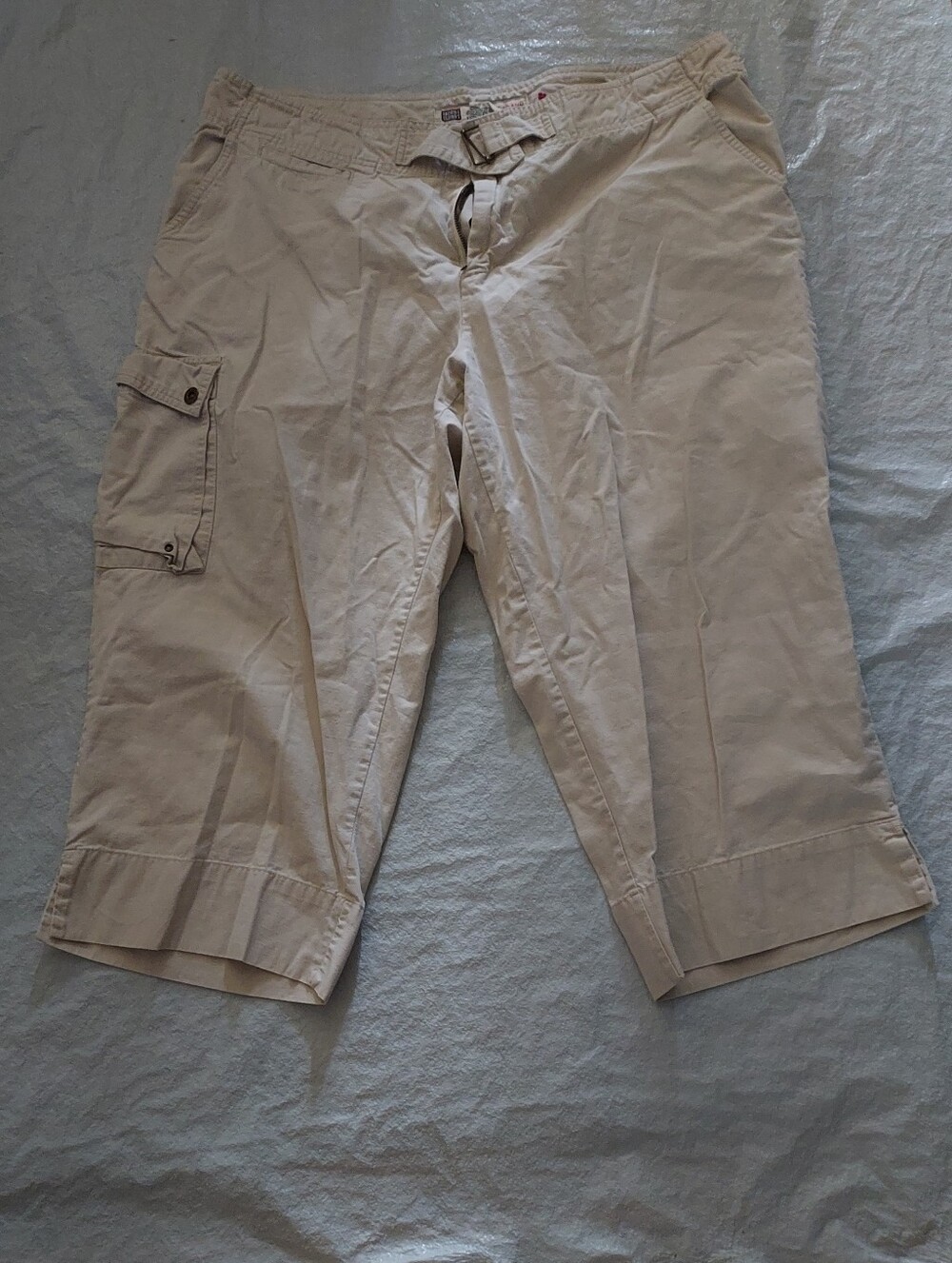 Faded Glory Beige Capri Cargo Pants